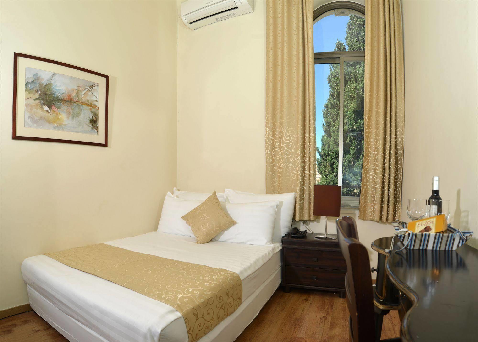 The Little House In Bakah Hotel Jerusalém Exterior foto