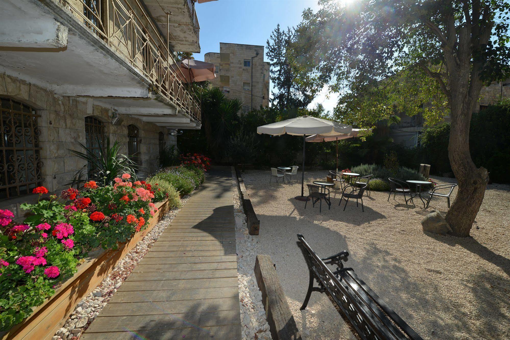 The Little House In Bakah Hotel Jerusalém Exterior foto